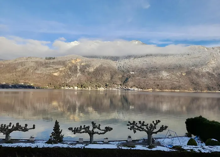 Coconlagon Serenite Au Lac D\'Annecy